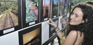 Cartões postais de Botucatu em exposição no Shopping Imagens concurso