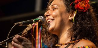 Projeto Dandô é aberto por show de Kátya Teixeira no Lageado Kátya Teixeira faz show