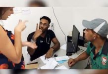 Médico do SUS faz atendimento a paciente surdo através de Libras