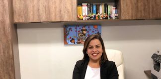 Advogada bauruense imprime currículos para pessoas desempregadas Advogada Adriana Cardozo ajuda pessoas desempregadas imprimindo currículos gratuitamente. (Foto: Acervo pessoal).