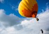 Companhia realiza espetáculo gratuito de dança aérea com balão