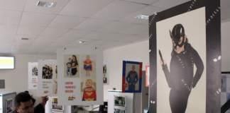 Exposição retrata crianças e jovens como “super-heróis” da luta contra o câncer