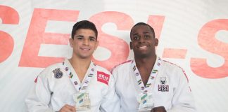 Judô do SESI Bauru conquista duas pratas no Troféu Brasil Foto dos dois medalhas de prata de judô do SESI Bauru