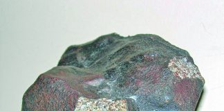 Teatro Municipal recebe exposição sobre Meteorito