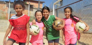 Apoie o futebol feminino botucatuense, doe um par de chuteiras!