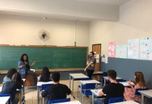 Universitária ajuda futuros vestibulandos