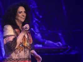 Gal Costa faz show em Aracaju com turnê do novo disco
