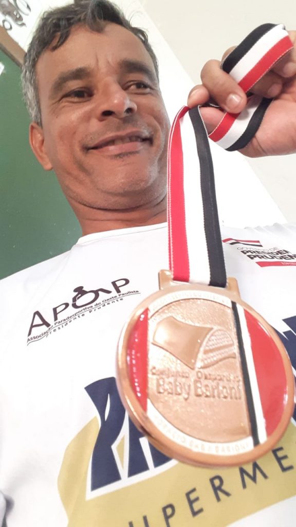 Romildo da Silva: o atleta paralímpico que é medalhista no interior paulista 