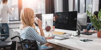 6 vagas para pessoas com deficiência em Araçatuba