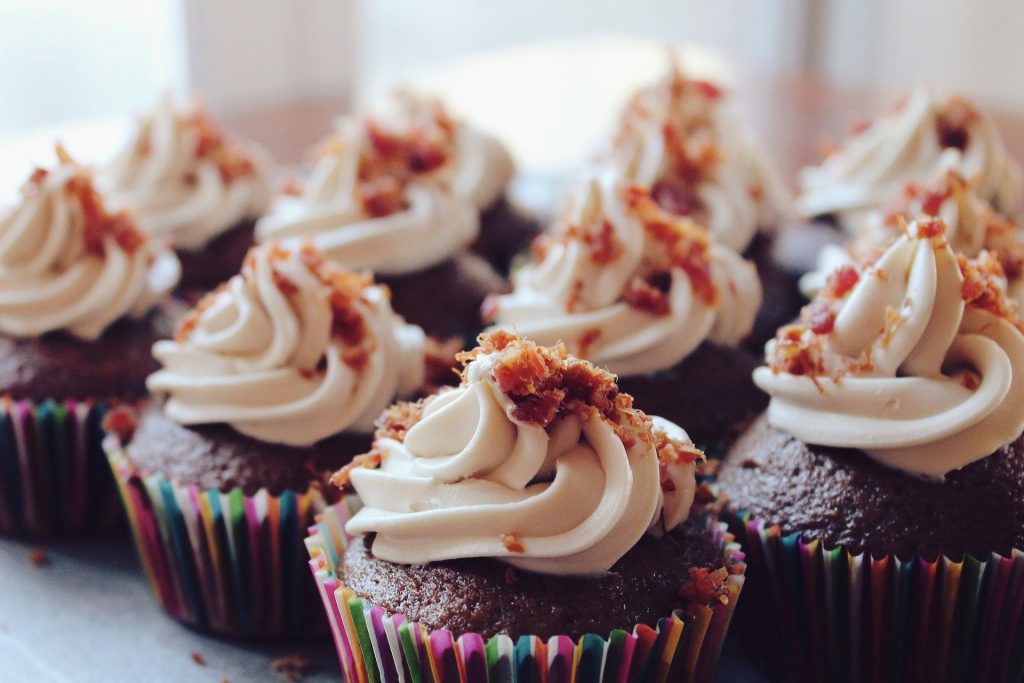 Foto de cupcakes, uma das possibilidades oferecidas para os cursos gratuitos do Fundo Social.