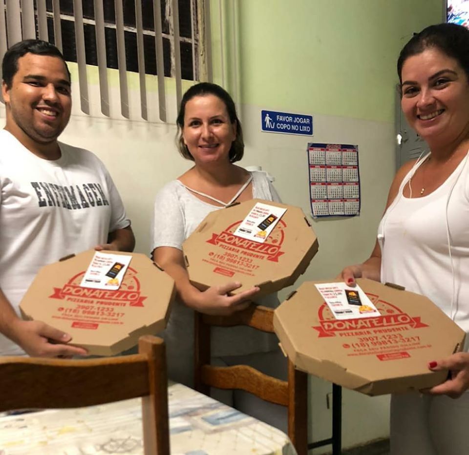 Pizzarias prudentinas mandam pizzas aos profissionais da saúde durante a pandemia
