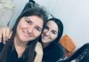 De portas fechadas, mas de coração aberto.