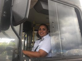 Mãe e motorista, Alessandra dá um show no trânsito de Botucatu