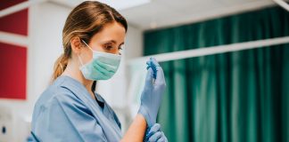 Vunesp abre 537 vagas emergenciais para profissionais da saúde