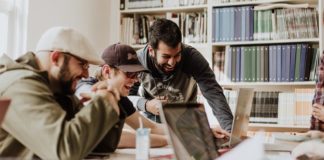 Tá estudando? 7 vagas para quem tá cursando administração em Botucatu