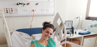 Mulher em cama de hospital. Bauruense que viajou mais de 2 mil km para doar medula óssea relata sua experiência: "Faria tudo de novo"