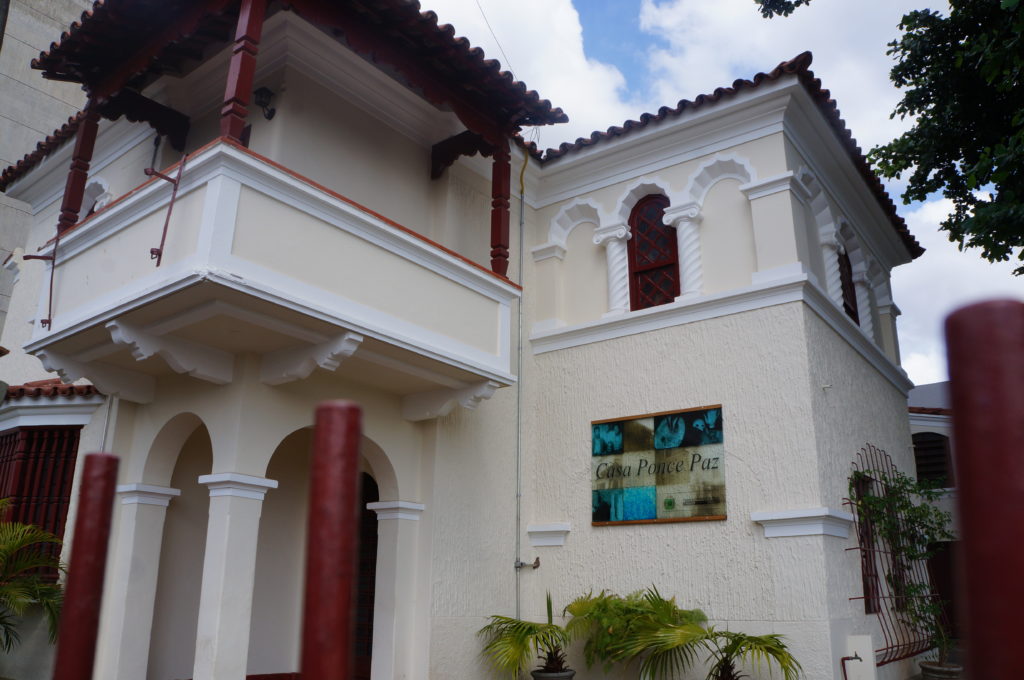 Pinacoteca de Bauru. Na foto, a fachada da Casa Ponce Paz. Parte 2: o que fazer e onde ir com um turista em Bauru?