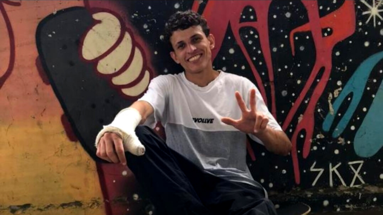 Ele passou por um grave acidente, se recuperou, e hoje é um dos maiores skatistas de Marília