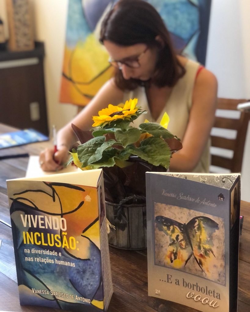 Livros: "Vivendo Inclusão" e "E a borboleta voou"