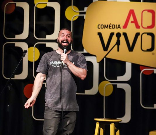 O humorista Junior Chicó apresenta show de stand up em Santa Cruz do Rio Pardo