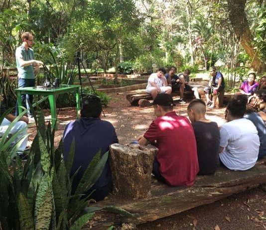Horto Municipal recebe alunos da rede pública para aulas de fotografia em Jaú