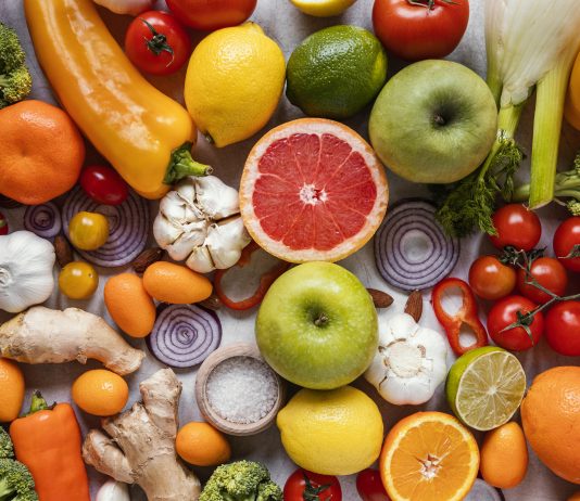 Quer aprender a manipular alimentos com maestria? Em Boituva, você aprende gratuitamente Alimento foto criado por freepik - br.freepik.com