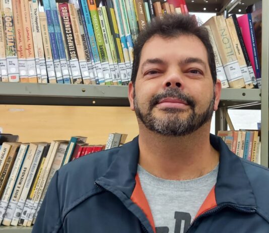 O professor avareense Rodrigo Carvalho escreveu o livro infantil “Um gato chamado Gato”