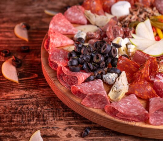 Descubra o Sabor do Salame Artesanal da Camiloti Alimentos